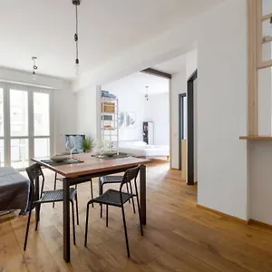 Life & Mico Cosy And Functional Apartment